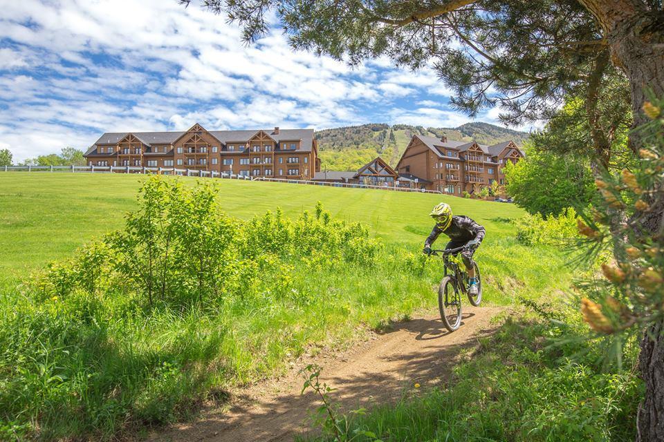 Burke Mountain Hotel And Conference Center Exterior photo